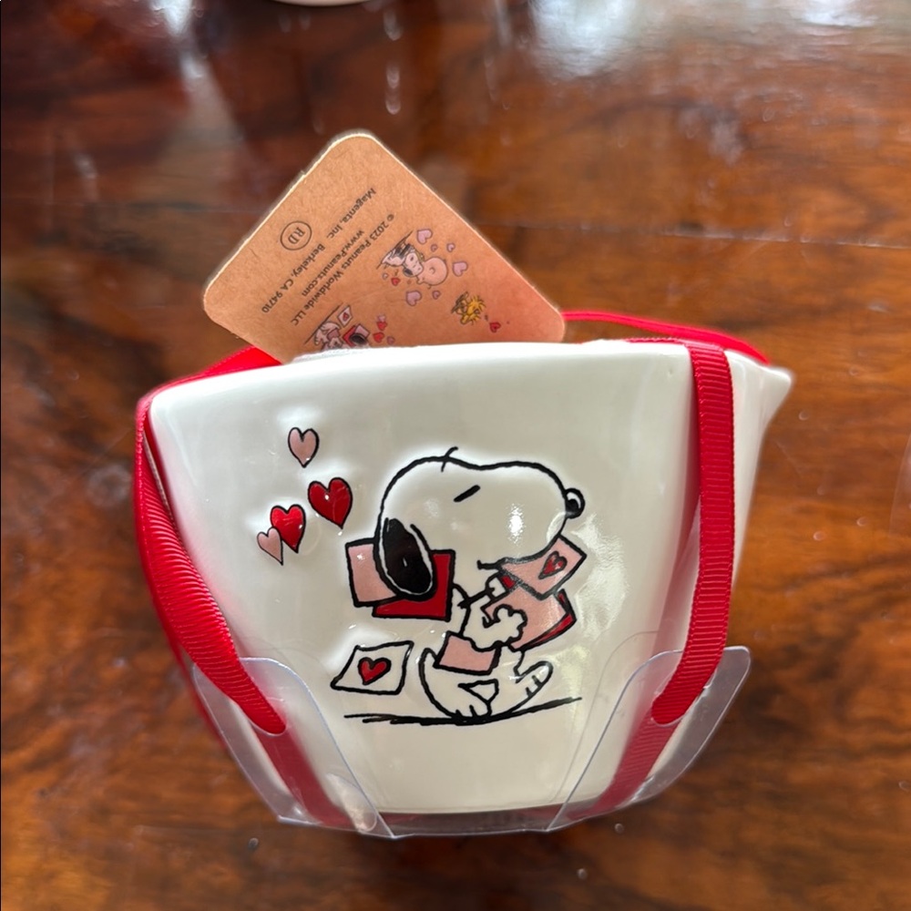 NWT Rae Dunn Snoopy Valentine’s Peanuts Measuring Cups set of 4 red pink white